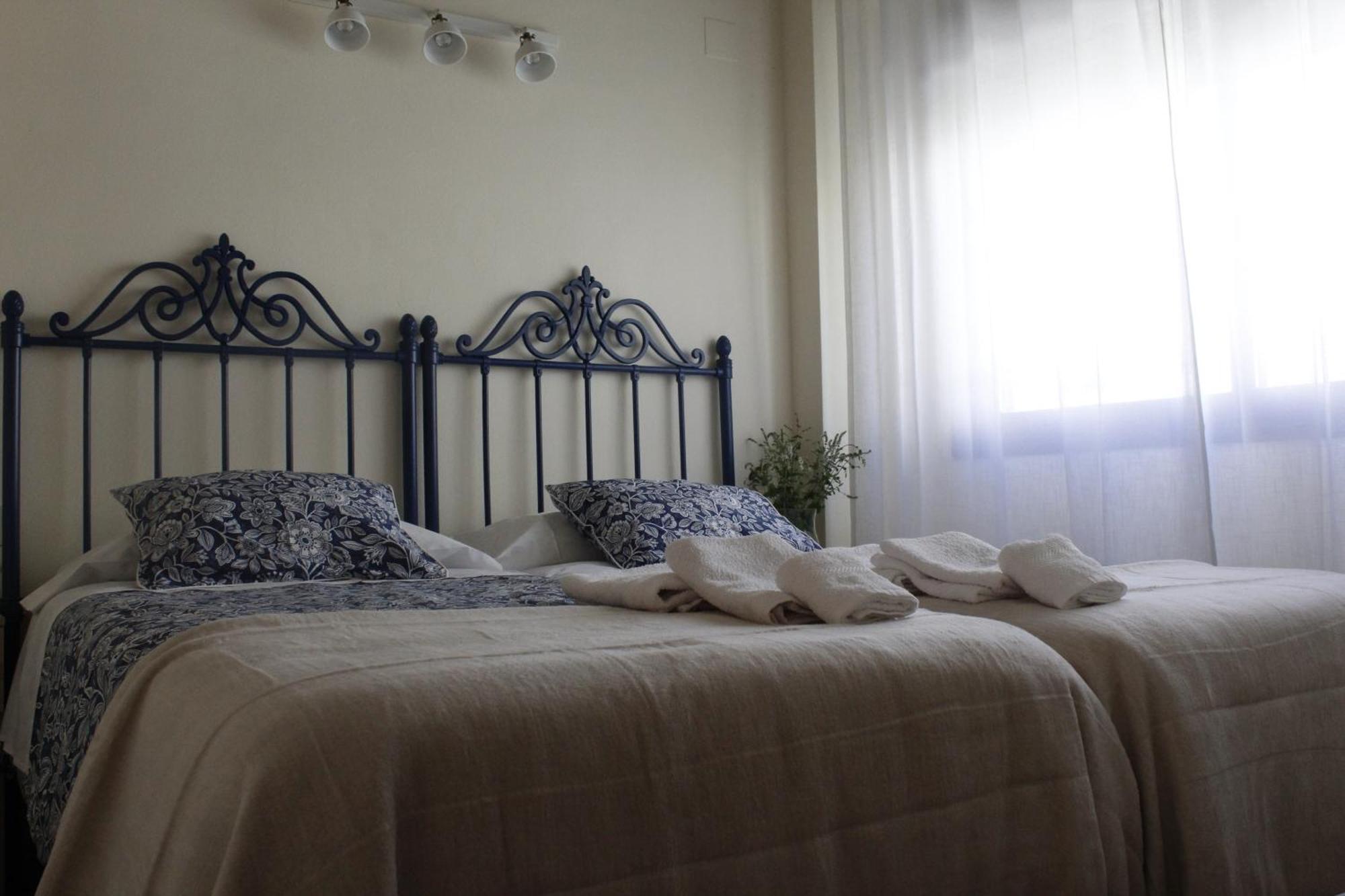 Hébergement de vacances Tejadilla Casita Rural Cerca De Con Piscina *